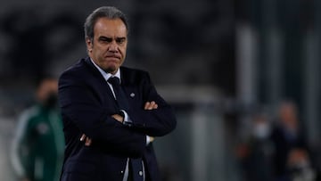 Futbol, Chile vs Brasil.
Eliminatorias para Catar 2022.
El entrenador de la seleccion chilena Martin Lasarte es fotografiado durante el partido de clasificacion al mundial de Catar 2022 contra Brasil disputado en el estadio Monumental de Santiago, Chile.
02/09/2021
Andres Pina/Photosport

Football, Chile vs Brazil.
2022 Qatar World cup qualifying match.
Chile's head coach Martin Lasarte is pictured during the 2022 Qatar World cup qualifying match against Brazil held at the Monumental stadium in Santiago, Chile.
02/09/2021
Andres Pina/Photosport