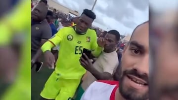 Un seguidor intentó tomarse una foto con él, pero el arquero respondió con un empujón.