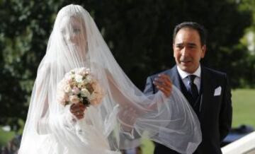 La novia, Arola Pérez junto a su padrino.
