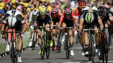Matthews gana, Nairo va al top 10 y el Tour llega a los Alpes