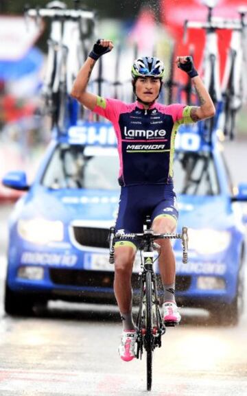 Ciclista colombiano Winner Anacona de Lampre celebrando su victoria al cruzar la línea de meta en la novena etapa de la Vuelta a España 2014