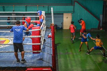 Panor¨¢mica de varias parejas entrenando.