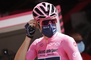 El ciclista italiano Filippo Ganna con el maillot rosa.
