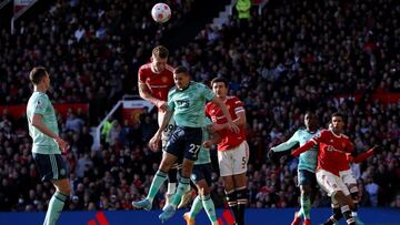Soccer Football - Premier League - Manchester United v Leicester City - Old Trafford, Manchester, Britain - April 2, 2022 Manchester United&#039;s Scott McTominay in action with Leicester City&#039;s Timothy Castagne REUTERS/Russell Cheyne EDITORIAL USE O