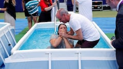 400 testigos de Jehová se bautizan en el césped del Wanda