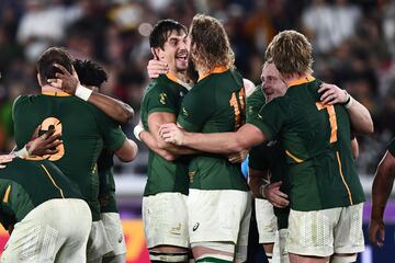 La selección sudafricana vuelve a reinar. Tres títulos en tres finales ya para los Springboks. Empatan con Nueva Zelanda como la selección que más veces ha reinado en el Mundial tras vencer en la final a la selección inglesa 12-32.