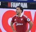 Gabriel Suazo iba a anotar su primer gol en Sevilla, pero lo que hizo el arquero nadie lo puede explicar