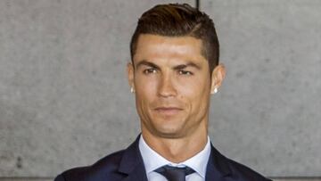 Cristiano no se siente apoyado por el club, pero la afición no entiende su reacción.