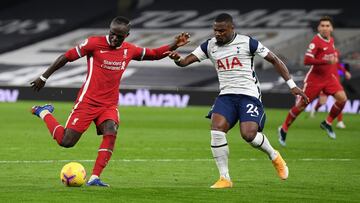 Sadio Mane y Serge Aurier.