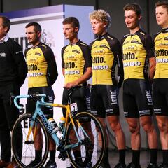 El manager del Jumbo-Visma revela que pasó por el hospital por culpa del coronavirus