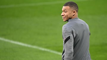 Mbappé sale a entrenar en el Bernabéu.