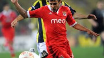 Salvio, durante un partido con el Benfica el curso pasado.