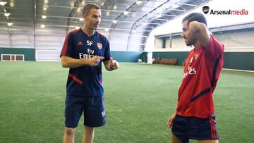 Primer entrenamiento de Ceballos con instrucciones en inglés y su cara lo dice todo...