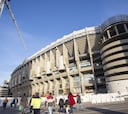 Arranca el desmontaje del actual techo del Santiago Bernabéu