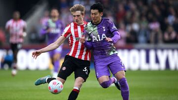 Brentford's Danish defender Mads Roerslev (L) vies with Tottenham Hotspur's South Korean striker Son Heung-Min during the English Premier League football match between Brentford and Tottenham Hotspur at Brentford Community Stadium in London on A