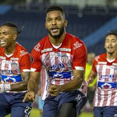 Junior le da vuelta a la serie y clasifica a fase de grupos