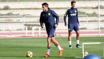 Recio, durante el entrenamiento del Málaga.