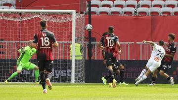 Marseille's Chilean forward Alexis Sanchez (2ndR) scores a goal during the French L1 football match between OGC Nice and Olympique Marseille (OM) at the Allianz Riviera Stadium in Nice, south-eastern France, on August 28, 2022. (Photo by Valery HACHE / AFP) (Photo by VALERY HACHE/AFP via Getty Images)