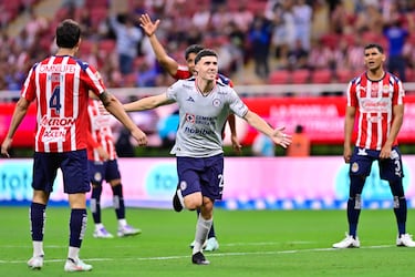 Se hunden las Chivas de Milito: otra derrota ahora ante Cruz Azul