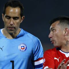Medel: "Es evidente que hay problemas con Claudio Bravo"