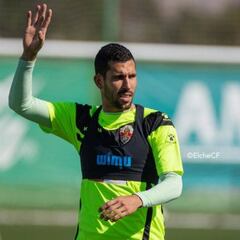 El Cartagena quiere al lateral del Elche Tekio