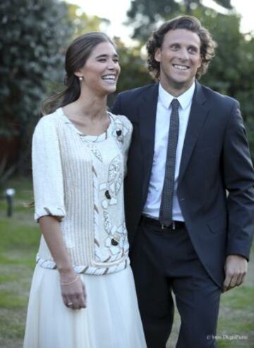 El jugador uruguayo Diego Forlán se ha casado en Montevideo con Paz Cardoso en una ceremonia civil.