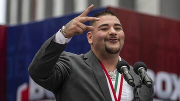 El campeón mexicano de peso completo celebró su aniversario de forma adelantada y lo hizo de esta excéntrica forma.