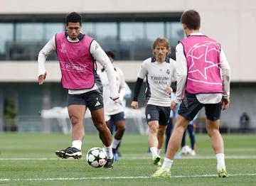 Jude Bellingham durante el entrenamiento. 