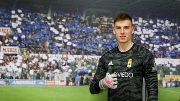 Lunin, en su presentaci&oacute;n como guardameta del Oviedo.