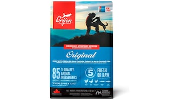 Pienso para perros con salm¨®n y otros pescados.