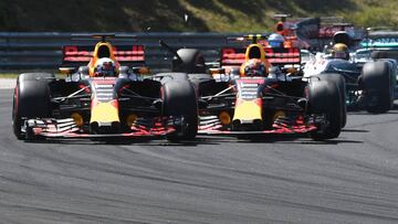 Max Verstappen y Daniel Ricciardo en el Gran Premio de Hungr&iacute;a 2017.