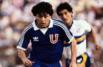 Patricio Yañez corta su carrera en el exterior en 1990, tras pasos por Valladolid, Zaragoza y Betis, para llegar a la U. Luego ficharía en Colo Colo.