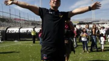 Héctor Tapia supera a Claudio Borghi en rendimiento en la banca de Colo Colo.