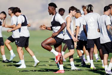 El bisturí de Pacheta: punto de inflexión y 26 jugadores utilizados