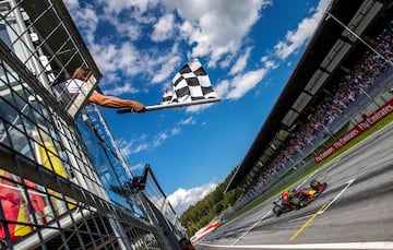 Max Verstappen se proclama vencedor del Gran Premio de Austria. 