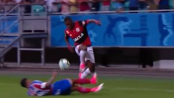 El talento de Vinicius Jr. en Flamengo: samba, túnel y lujos