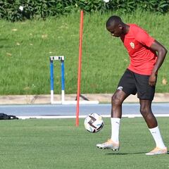 El Almería se entrena sin Sadiq