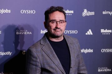 Juan Antonio Bayona,  a su llegada a la alfombra roja de los Premios Corona de Oro 2023.