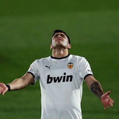 El 'caso Maxi Gómez' ya afecta a todos los delanteros