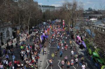 D&iacute;a soleado en la capital brit&aacute;nica durante la celebraci&oacute;n de la Marat&oacute;n. 