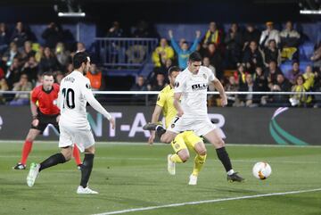 0-1. Gon?alo Guedes marc¨® el primer gol tras despejar el portero Andr¨¦s Fern¨¢ndez el penalti lanzado por Dani Parejo.