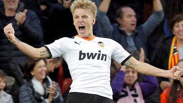 El 1x1 del Valencia: Wass y Gameiro honran a los ca¨ªdos en el campo