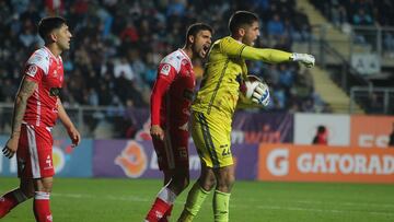 El jugador de Deportes Copiapó, Nelson Espinoza, es fotografiado durante el partido de Primera División contra O’Higgins.