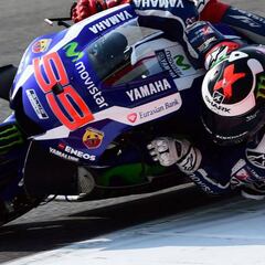 Pole de Lorenzo con récord y primera línea de Rossi y Viñales