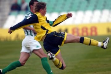 Contra el Betis en la temporada 2003/2004, El Niño marcó un golazo.