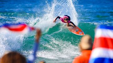 HOSSEGOR, FRANCE - OCTOBER 23 :  Brisa Hennessy of Costa Rica surfing during Final of the Roxy Pro France on October 23, 2021 in Hossegor, France. (Photo by Laurent Masurel/World Surf League)