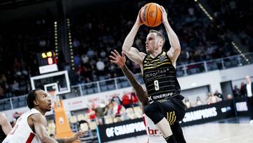 Marcelinho Huertas, durante el partido de la Champions FIBA que ha enfrentado al Iberostar Tenerife y al Brose Bamberg