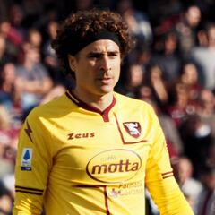 Guillermo Ochoa estuvo cerca de firmar con el Espanyol antes de llegar al Salernitana