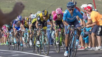 Nairo Quintana ataca durante la subida a La Covatilla en la novena etapa de la Vuelta a Espa&ntilde;a 2018.