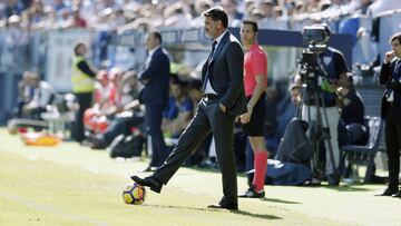 Míchel ha encontrado el respaldo del jeque y sigue en el Málaga, pese a que está en puestos de descenso. Los tres equipos en esa zona en la Premier ya cambiaron de técnico.